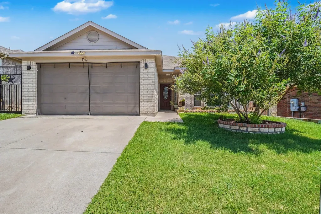 9936 Blue Bell Drive Fort Worth TX 76108