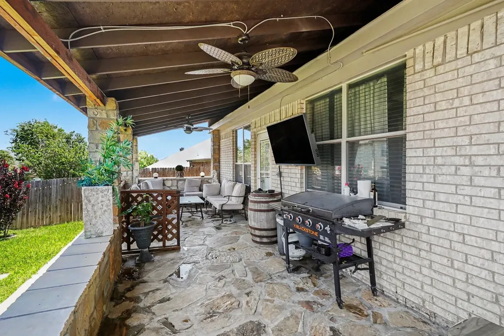 9936 Blue Bell Drive Fort Worth TX 76108