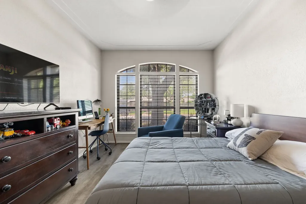 1128 Wingate Drive Bedford TX 76021