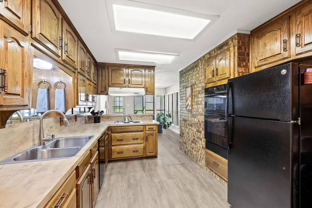 1128 Wingate Drive Bedford TX 76021