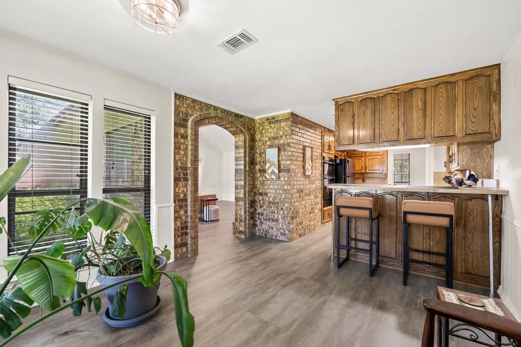 1128 Wingate Drive Bedford TX 76021