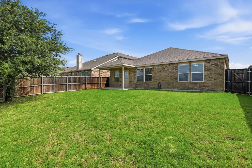 2207 Heaton Street Forney TX 75126