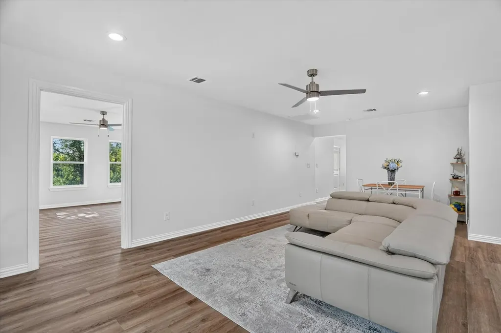 7007 Clarke Drive Lake Worth TX 76135