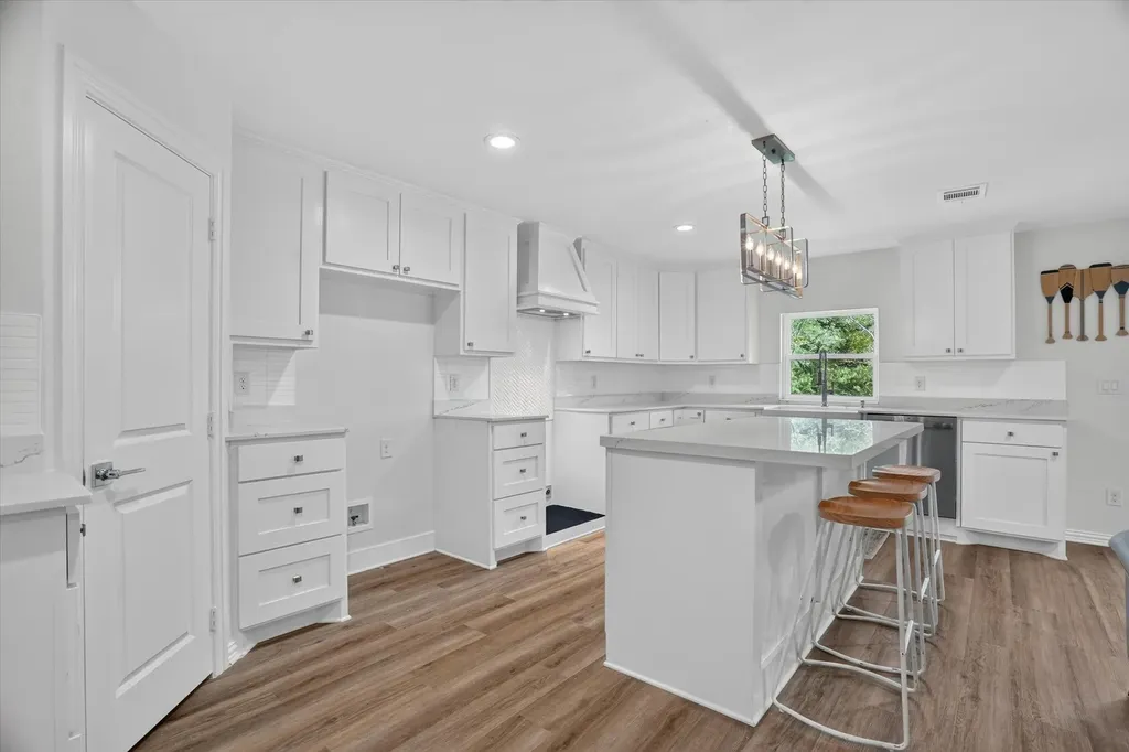 7007 Clarke Drive Lake Worth TX 76135