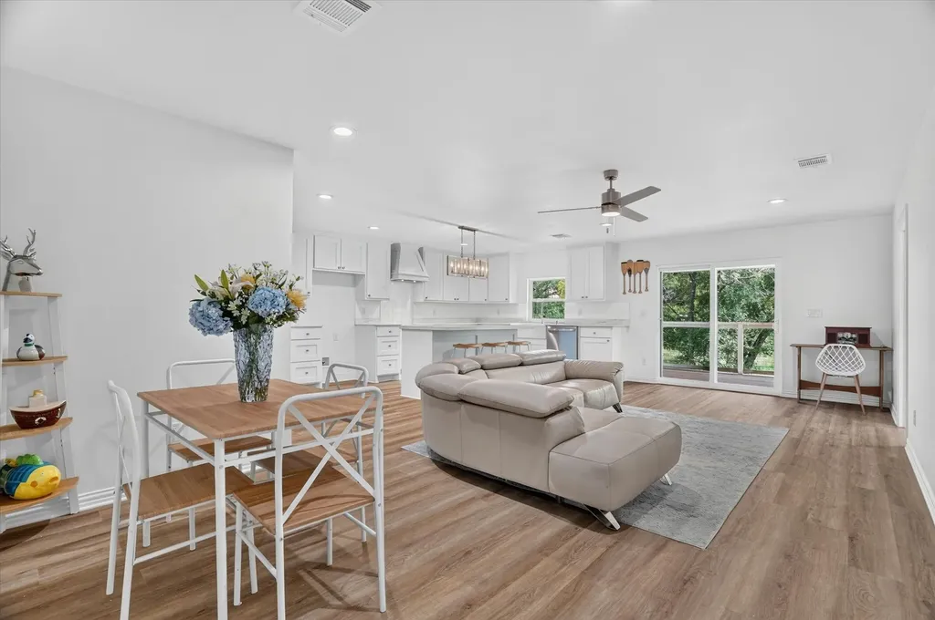 7007 Clarke Drive Lake Worth TX 76135