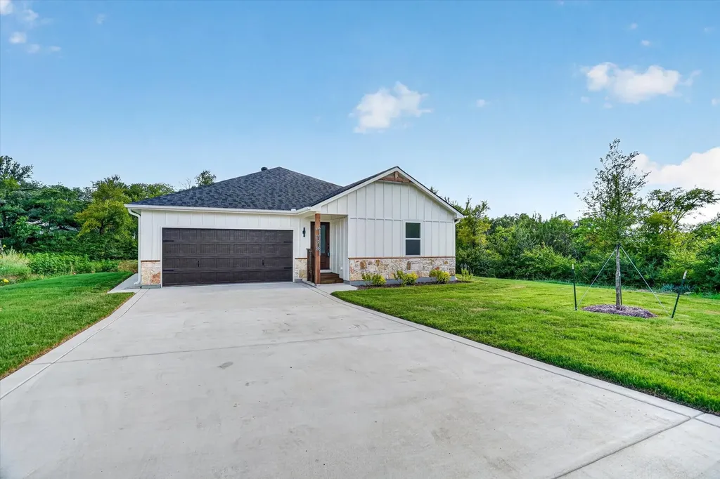 7007 Clarke Drive Lake Worth TX 76135