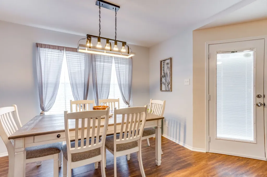 1020 Thistle Meade Circle Burleson TX 76028