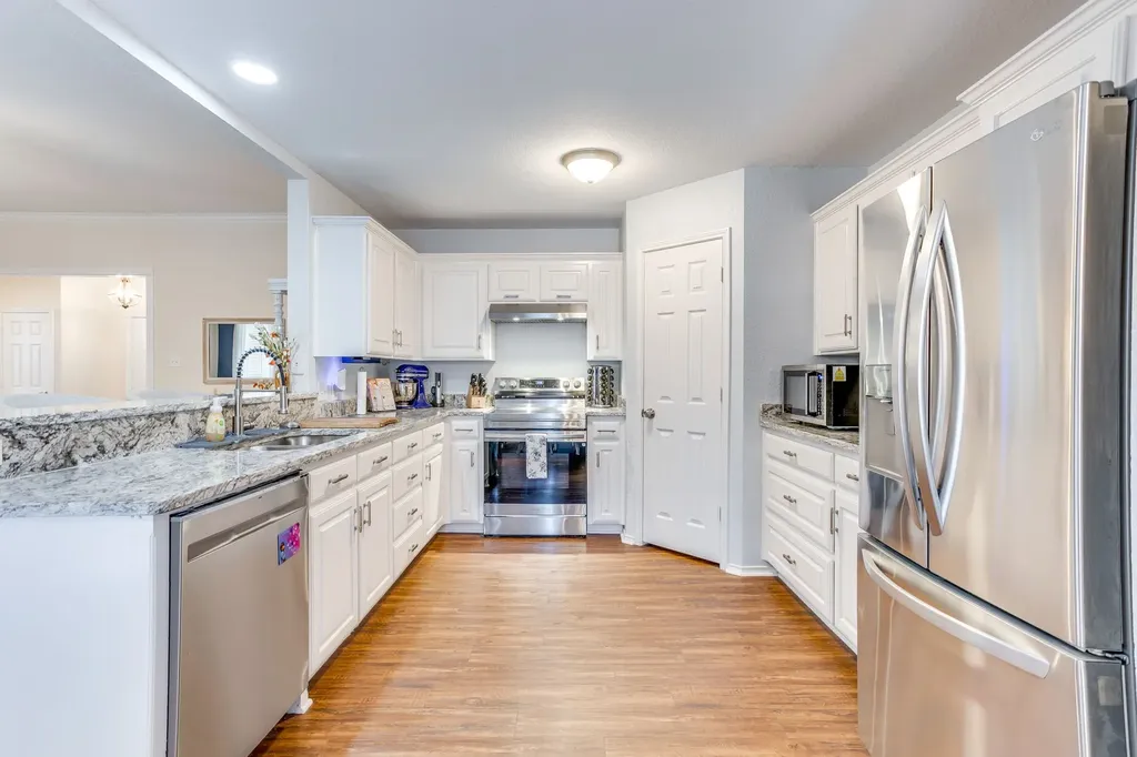 1020 Thistle Meade Circle Burleson TX 76028