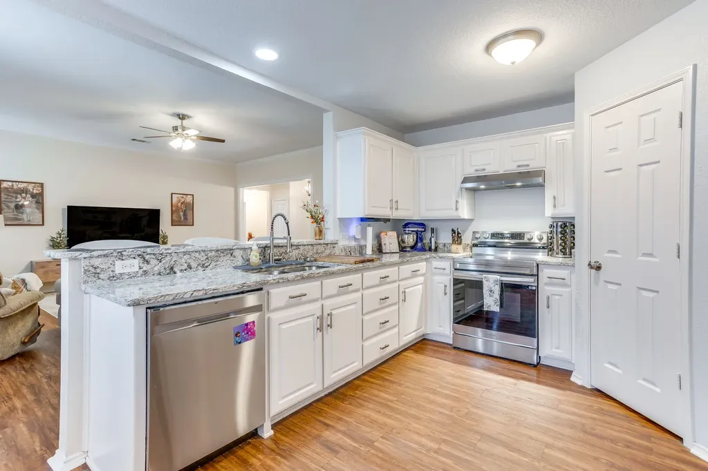 1020 Thistle Meade Circle Burleson TX 76028
