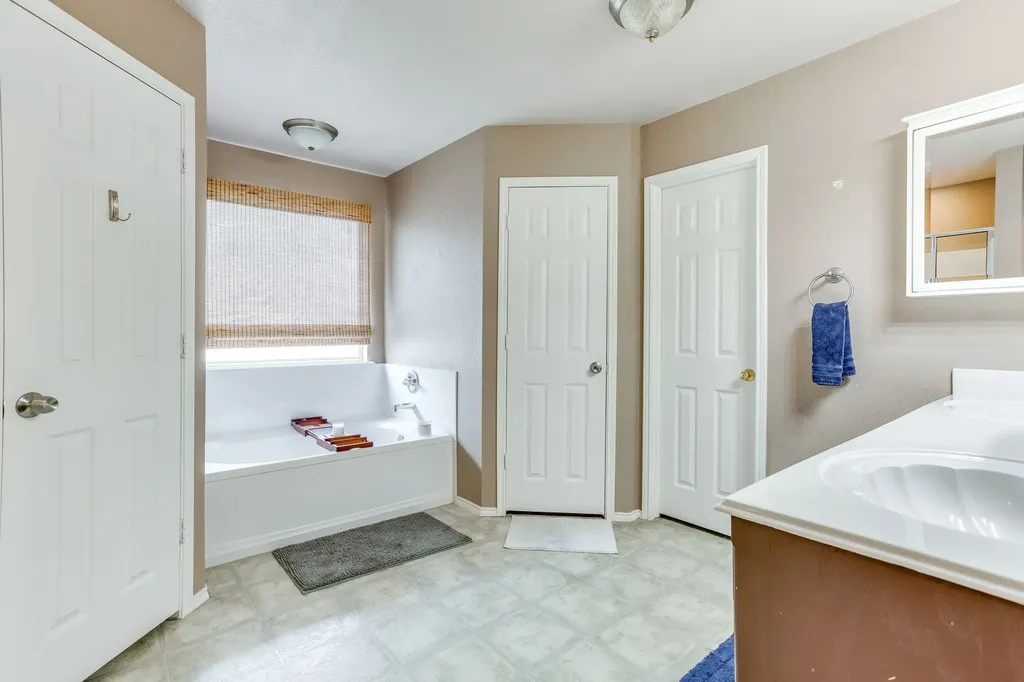 1020 Thistle Meade Circle Burleson TX 76028