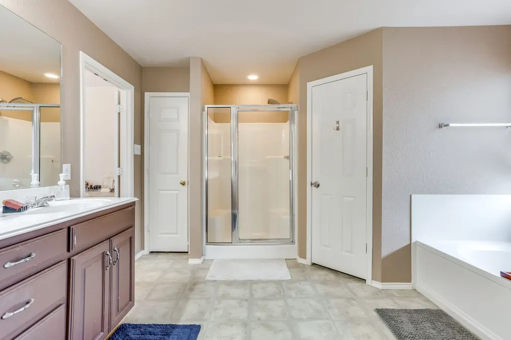 1020 Thistle Meade Circle Burleson TX 76028