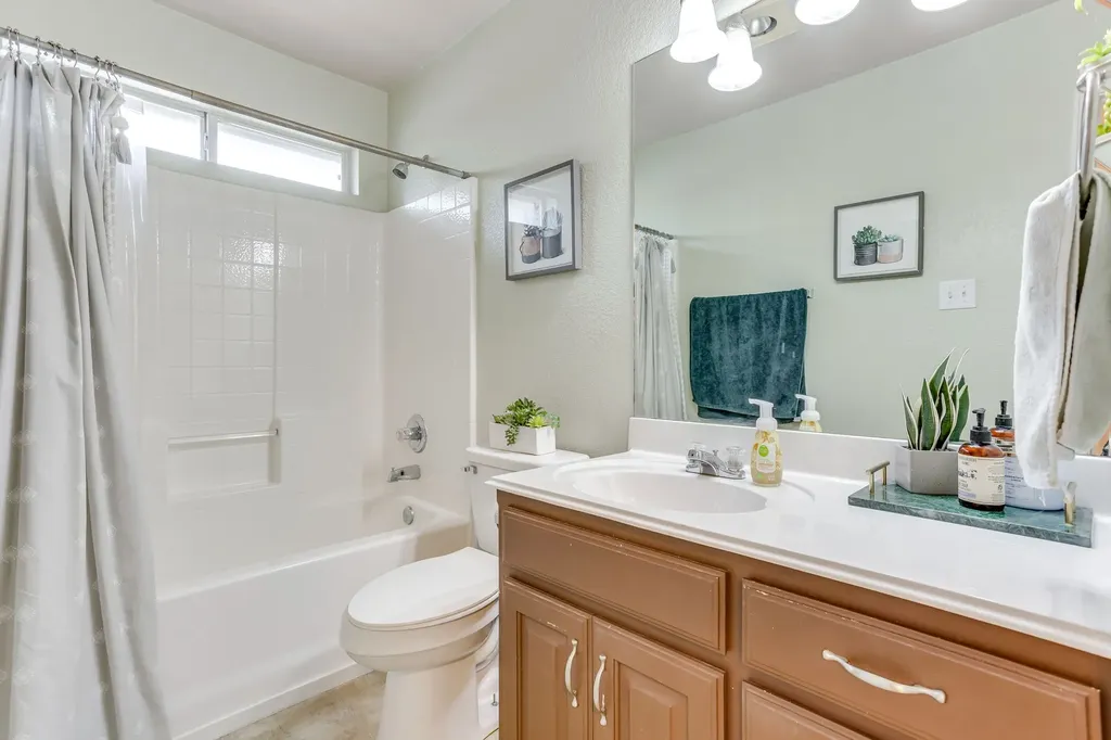 1020 Thistle Meade Circle Burleson TX 76028