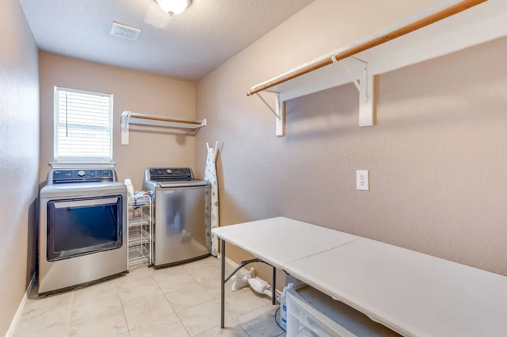 1020 Thistle Meade Circle Burleson TX 76028