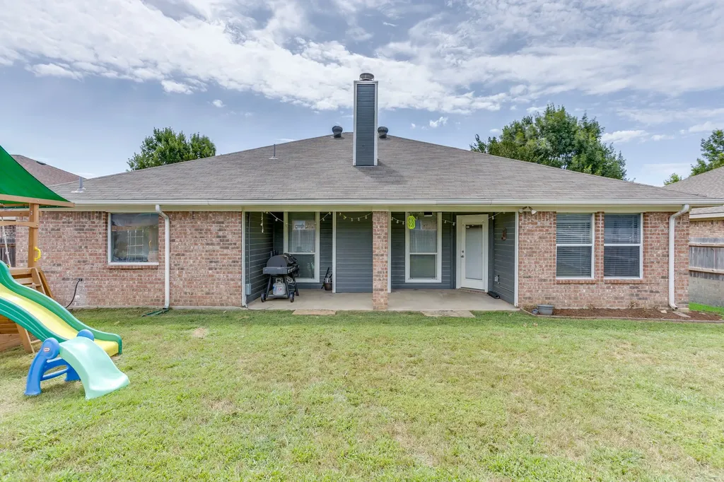 1020 Thistle Meade Circle Burleson TX 76028