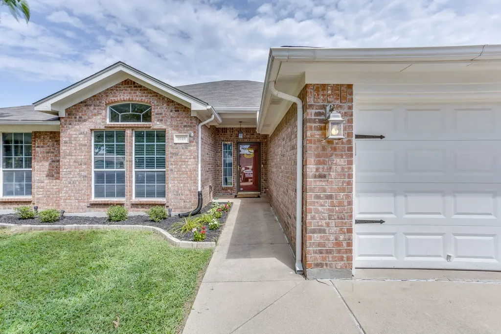 1020 Thistle Meade Circle Burleson TX 76028