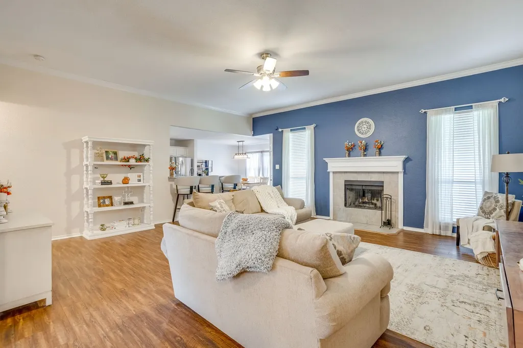 1020 Thistle Meade Circle Burleson TX 76028