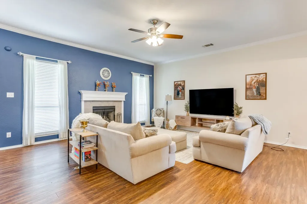 1020 Thistle Meade Circle Burleson TX 76028