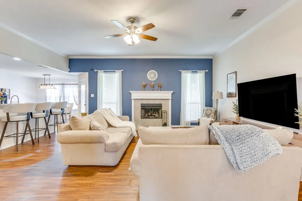 1020 Thistle Meade Circle Burleson TX 76028