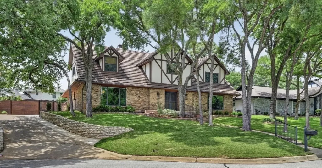 2304 Wakeforest Court Arlington TX 76012