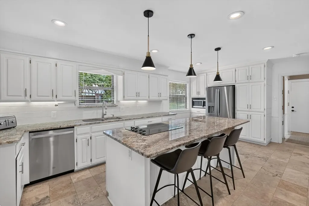 2304 Wakeforest Court Arlington TX 76012