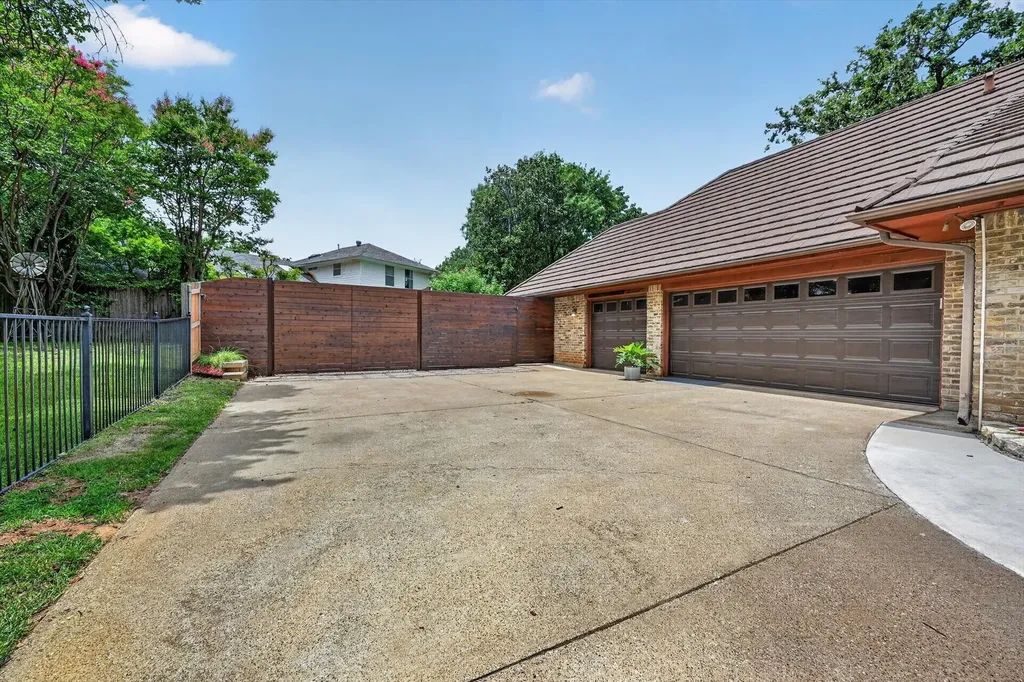 2304 Wakeforest Court Arlington TX 76012