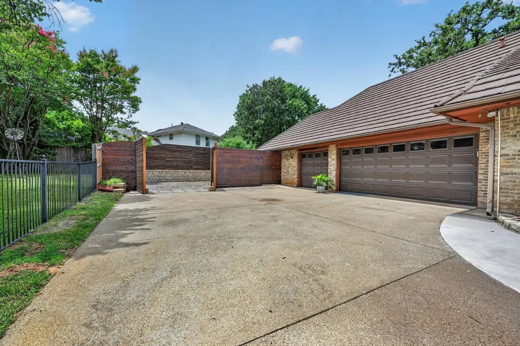 2304 Wakeforest Court Arlington TX 76012