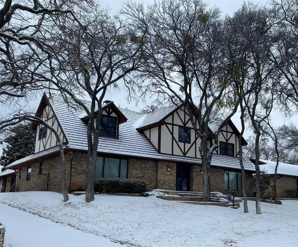 2304 Wakeforest Court Arlington TX 76012