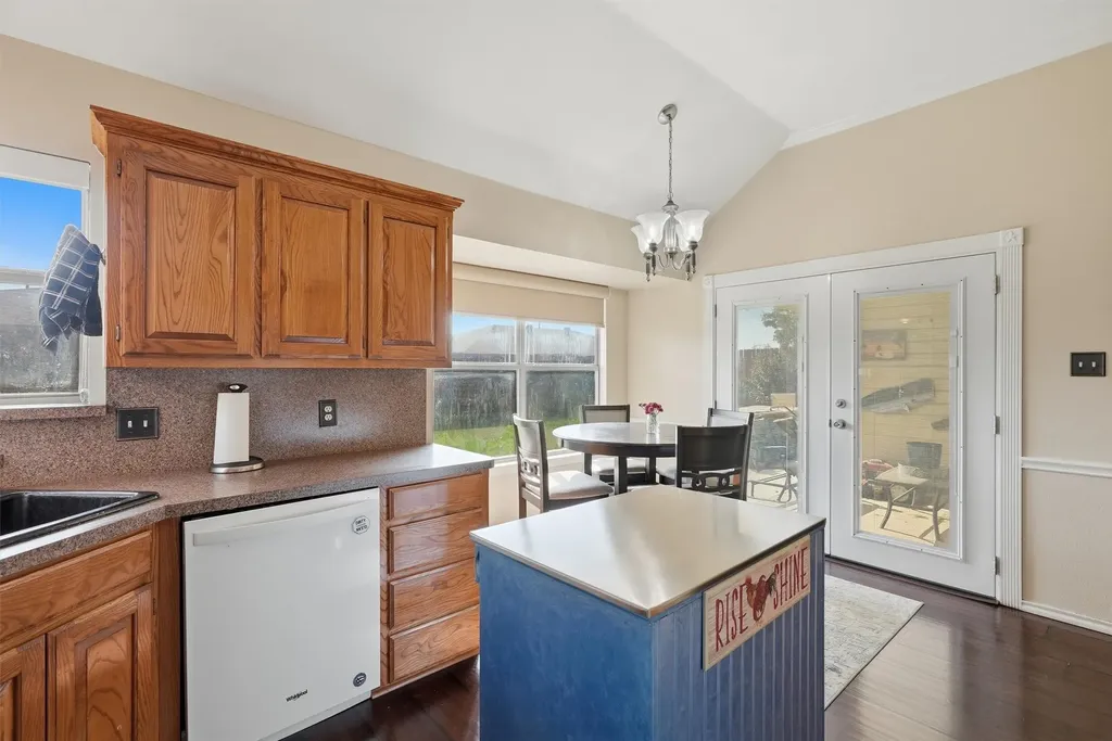 708 Hillcrest Drive Cleburne TX 76033