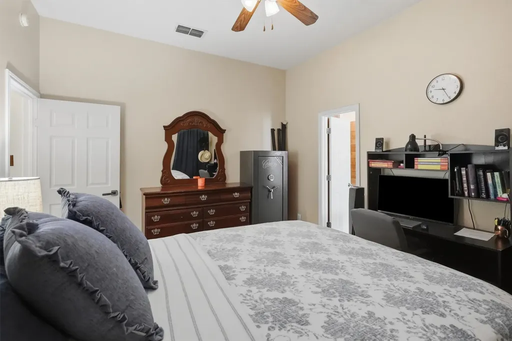 708 Hillcrest Drive Cleburne TX 76033