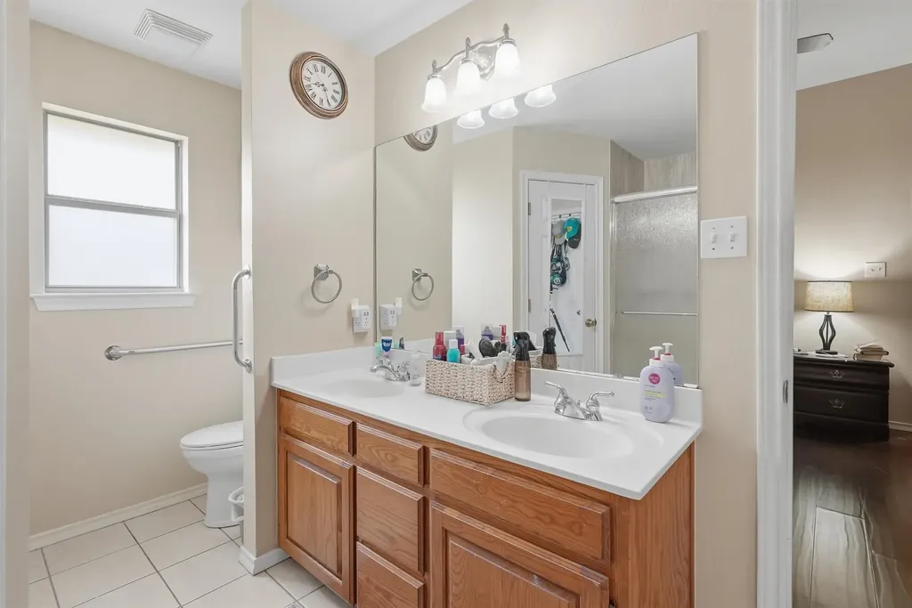 708 Hillcrest Drive Cleburne TX 76033