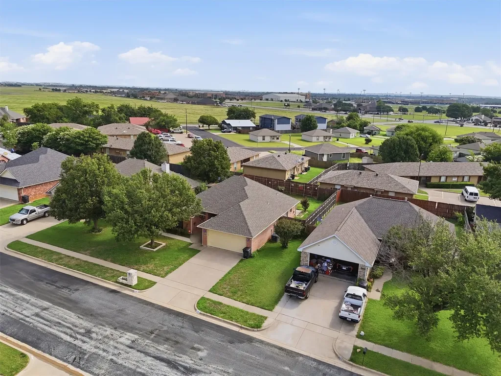 708 Hillcrest Drive Cleburne TX 76033