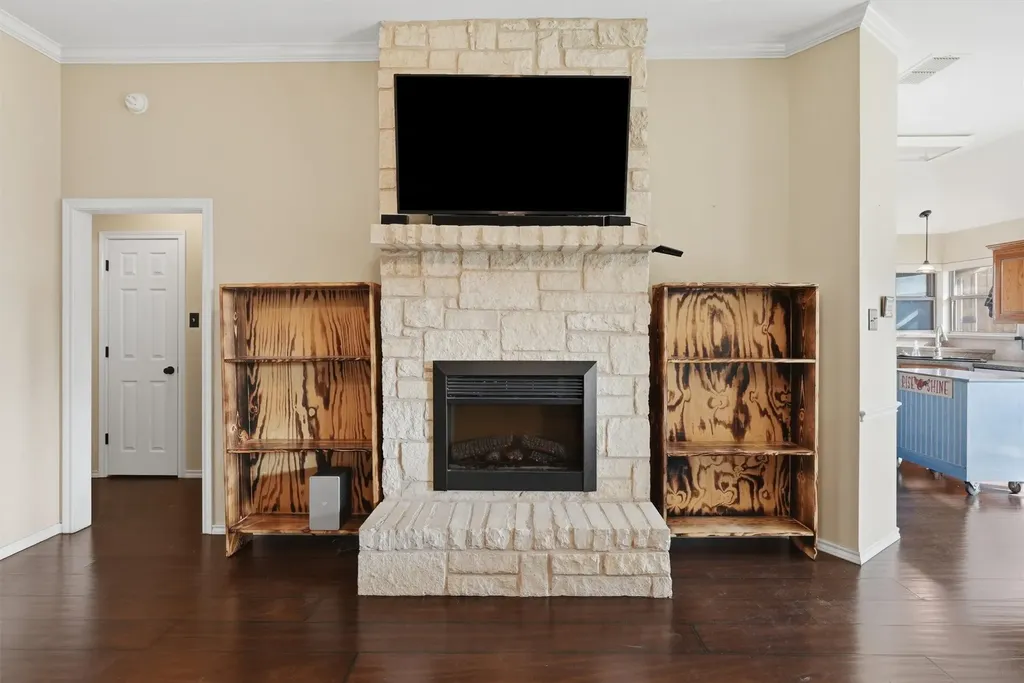 708 Hillcrest Drive Cleburne TX 76033