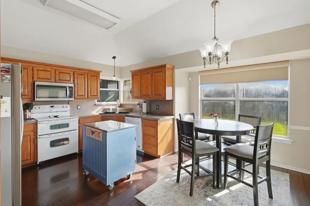 708 Hillcrest Drive Cleburne TX 76033