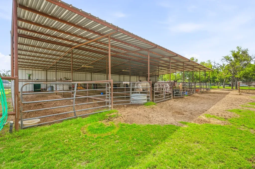 20043 N State Highway 108 Stephenville TX 76401