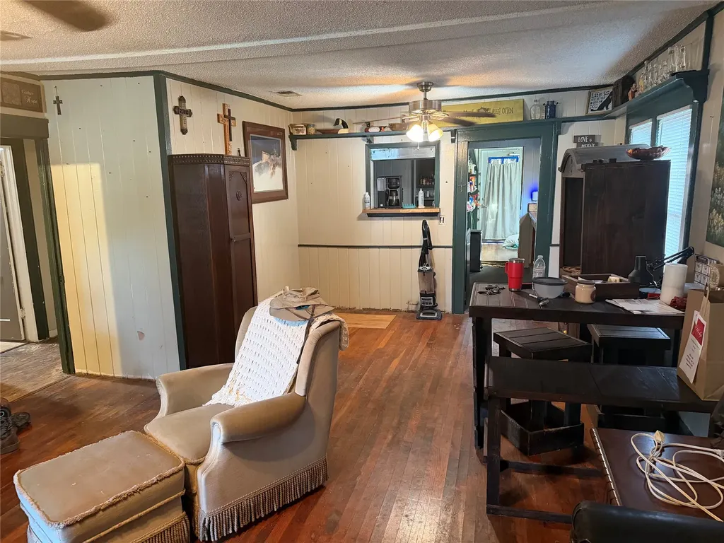 1007 S Bassett Street Eastland TX 76448