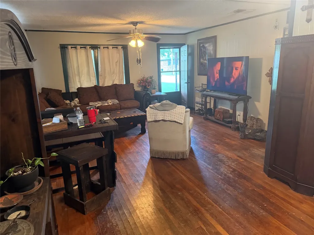 1007 S Bassett Street Eastland TX 76448