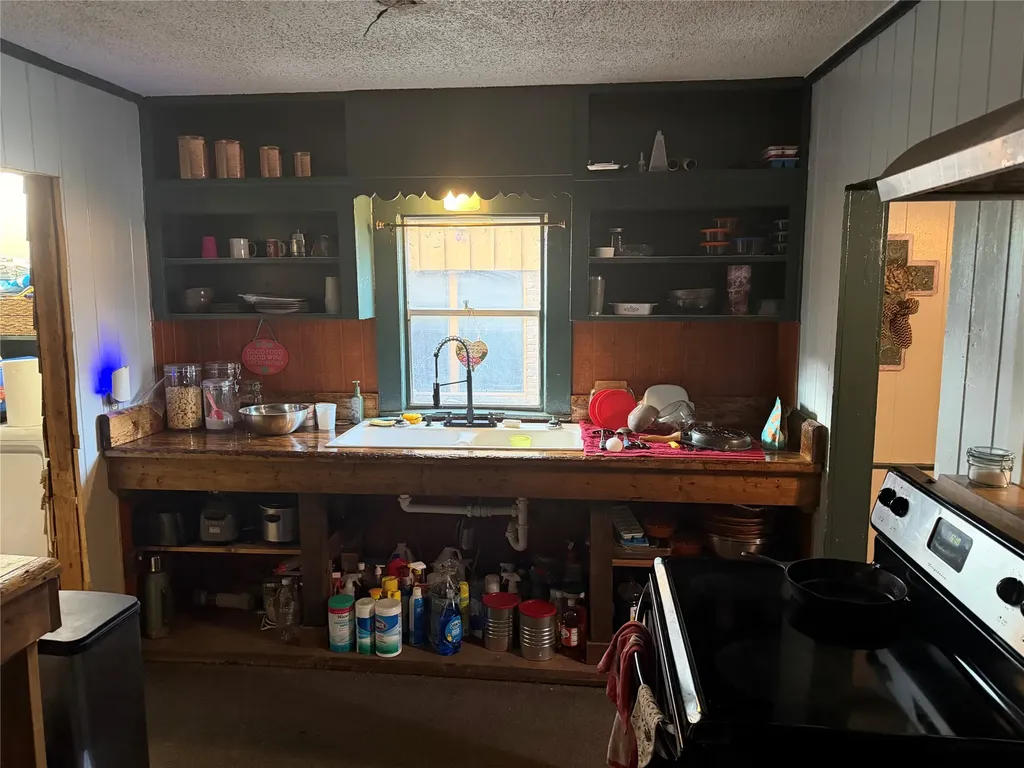 1007 S Bassett Street Eastland TX 76448