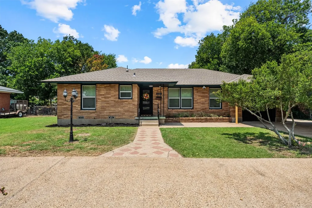 2208 N 44th Street Waco TX 76710