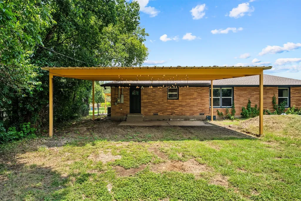 2208 N 44th Street Waco TX 76710