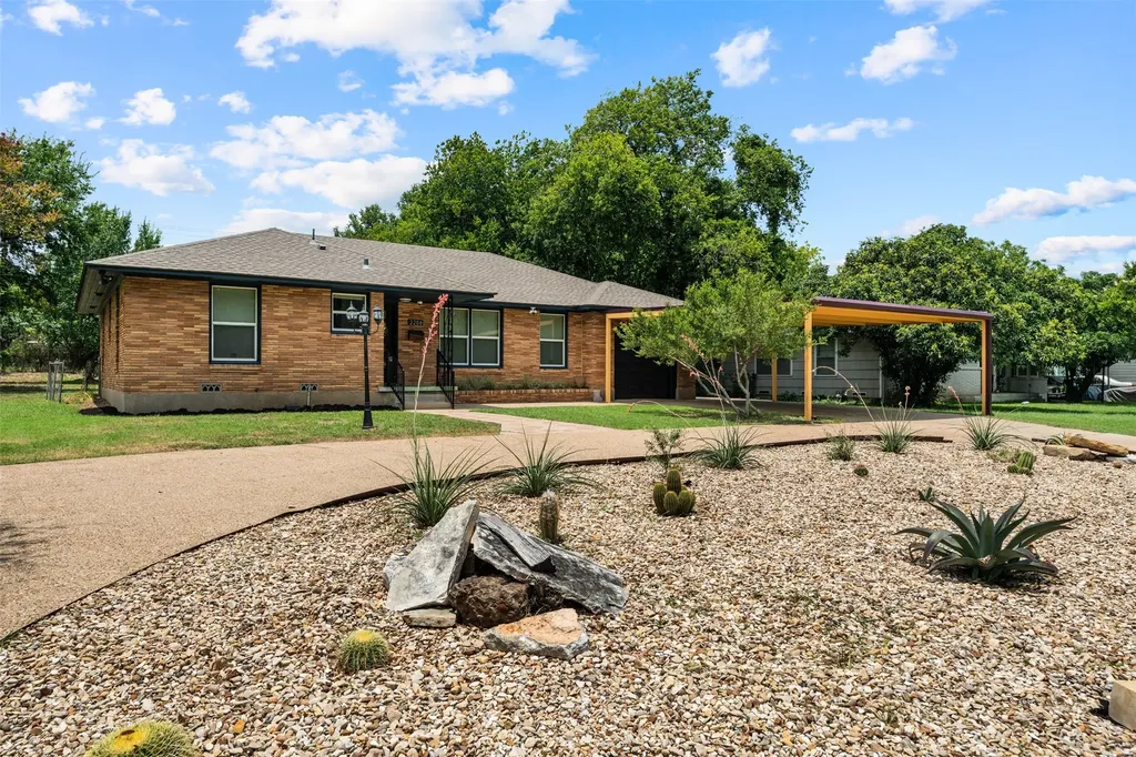 2208 N 44th Street Waco TX 76710