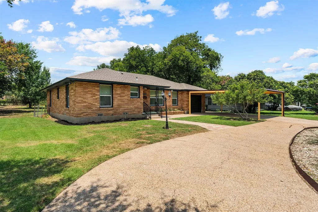 2208 N 44th Street Waco TX 76710