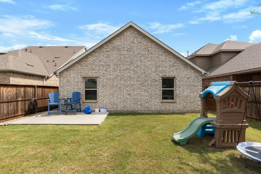 3916 Oak Creek Circle Denison TX 75020