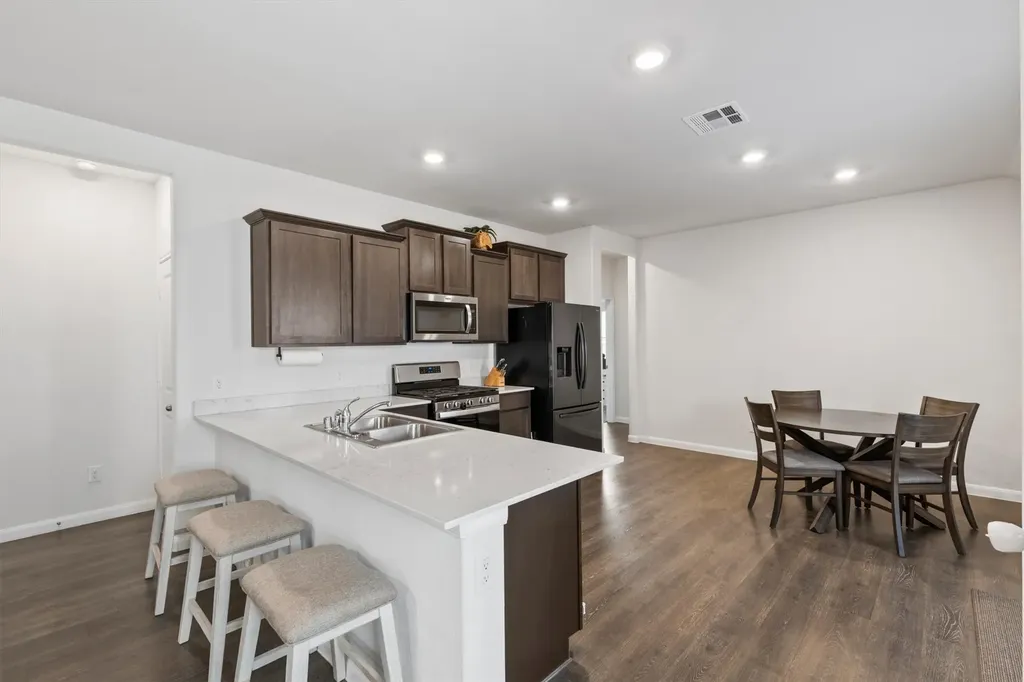 3916 Oak Creek Circle Denison TX 75020