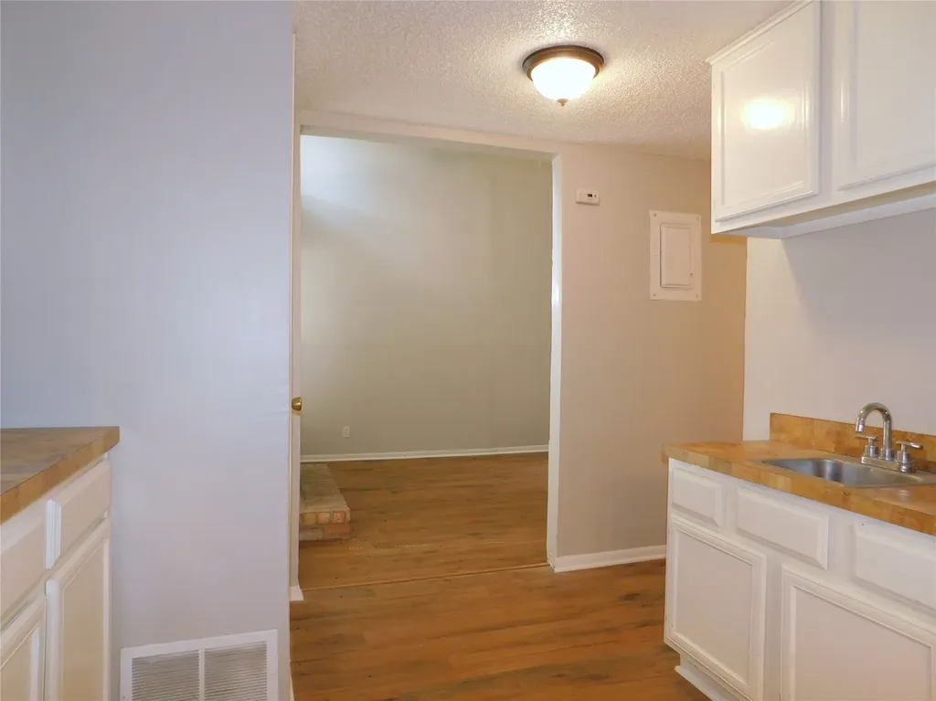 1915 Kingswood Court Denton TX 76205
