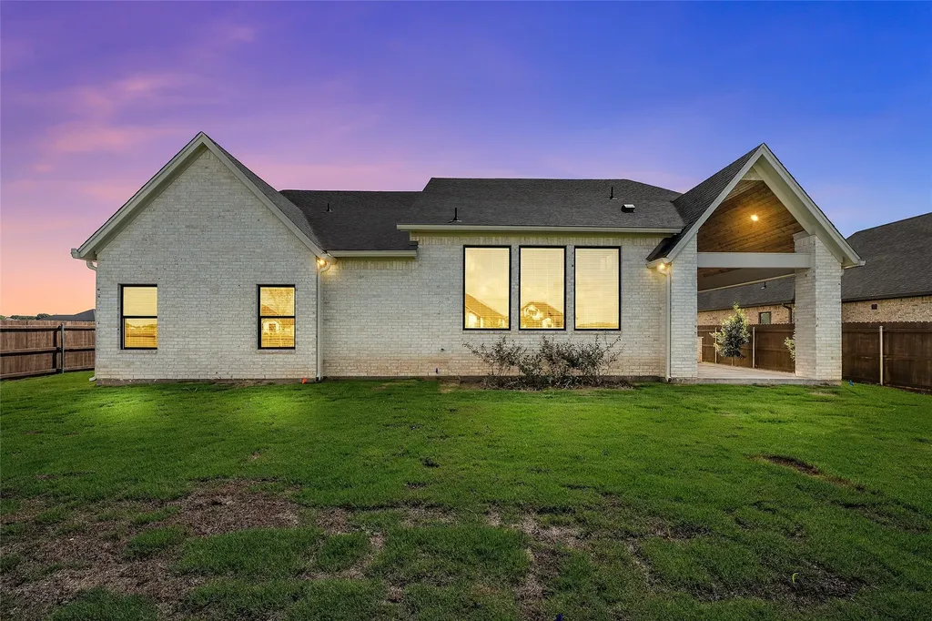 1317 Tahonta Drive Hewitt TX 76643