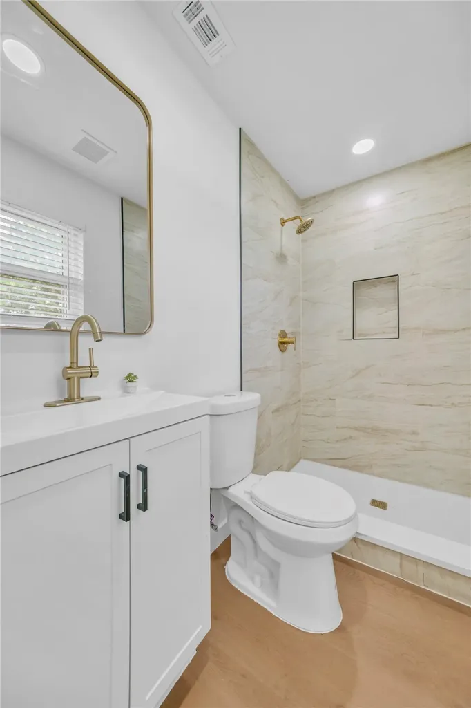 341 Lena Lane Burleson TX 76028