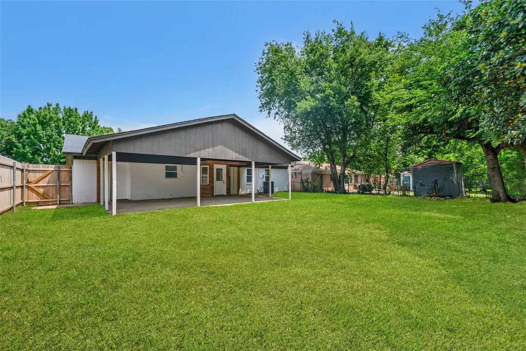 341 Lena Lane Burleson TX 76028