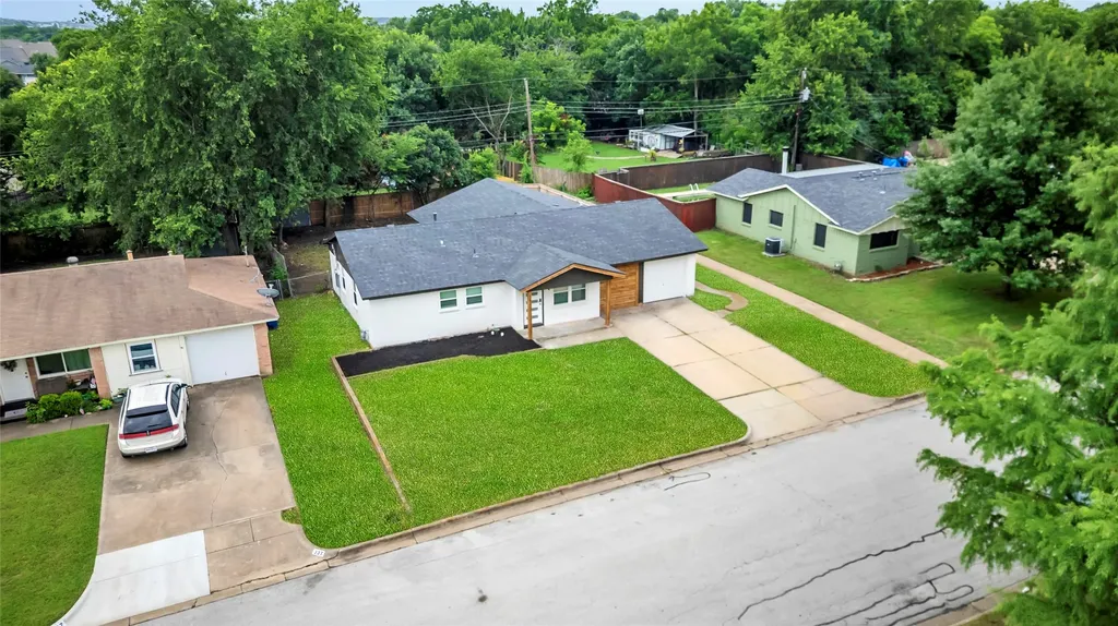 341 Lena Lane Burleson TX 76028