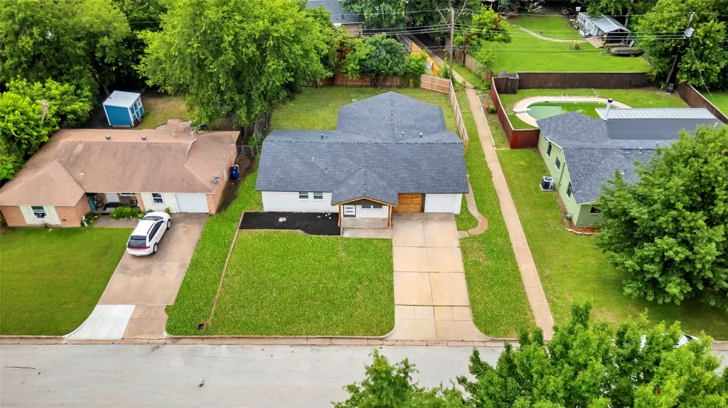 341 Lena Lane Burleson TX 76028