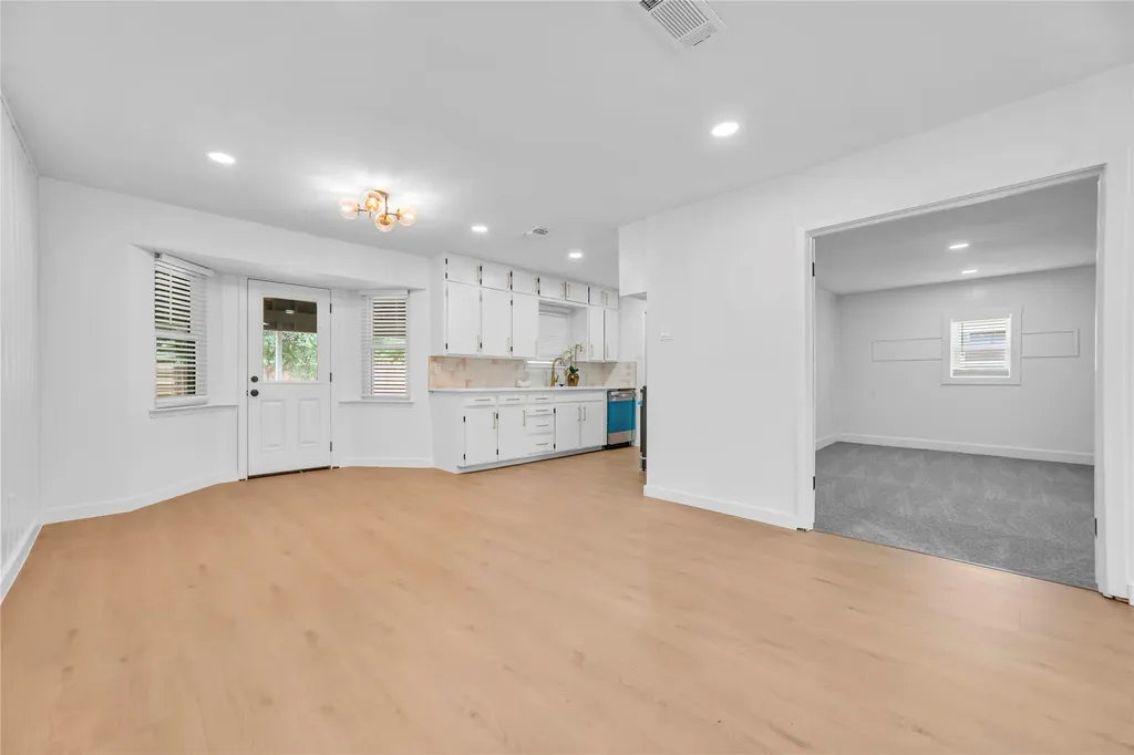 341 Lena Lane Burleson TX 76028
